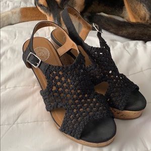 Black wedge sandal, Size 8